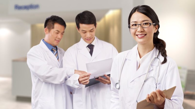 选择婚前妇科体检机构时，应注意以下几点：